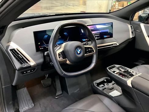 Used 2024 BMW iX xDrive50 w/ Convenience Package AWD/4WD image 15