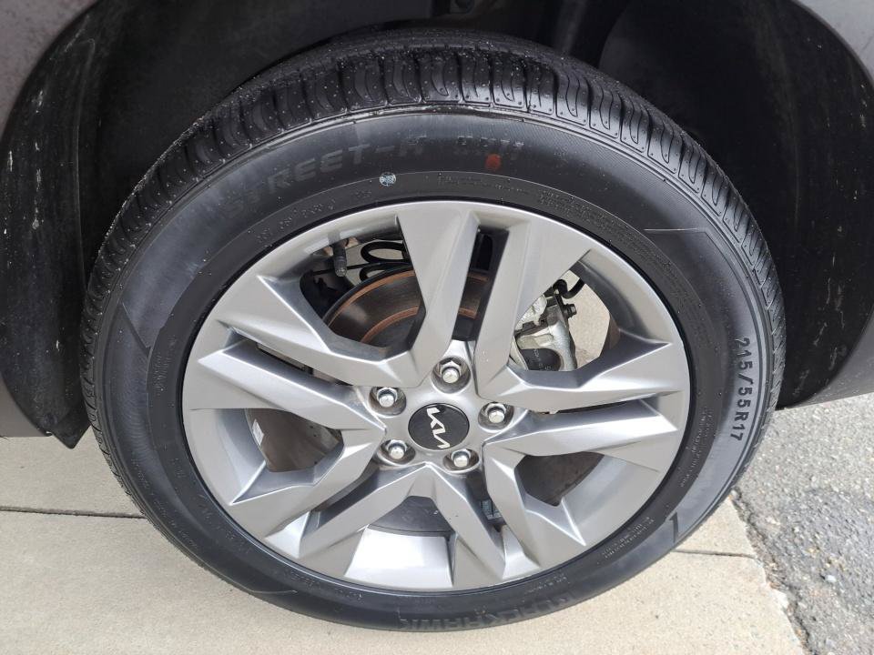 Used 2023 Kia Seltos S FWD image 25