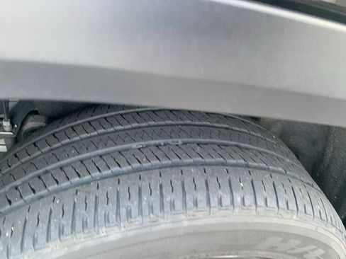 Used 2023 Jeep Grand Cherokee L Laredo image 16