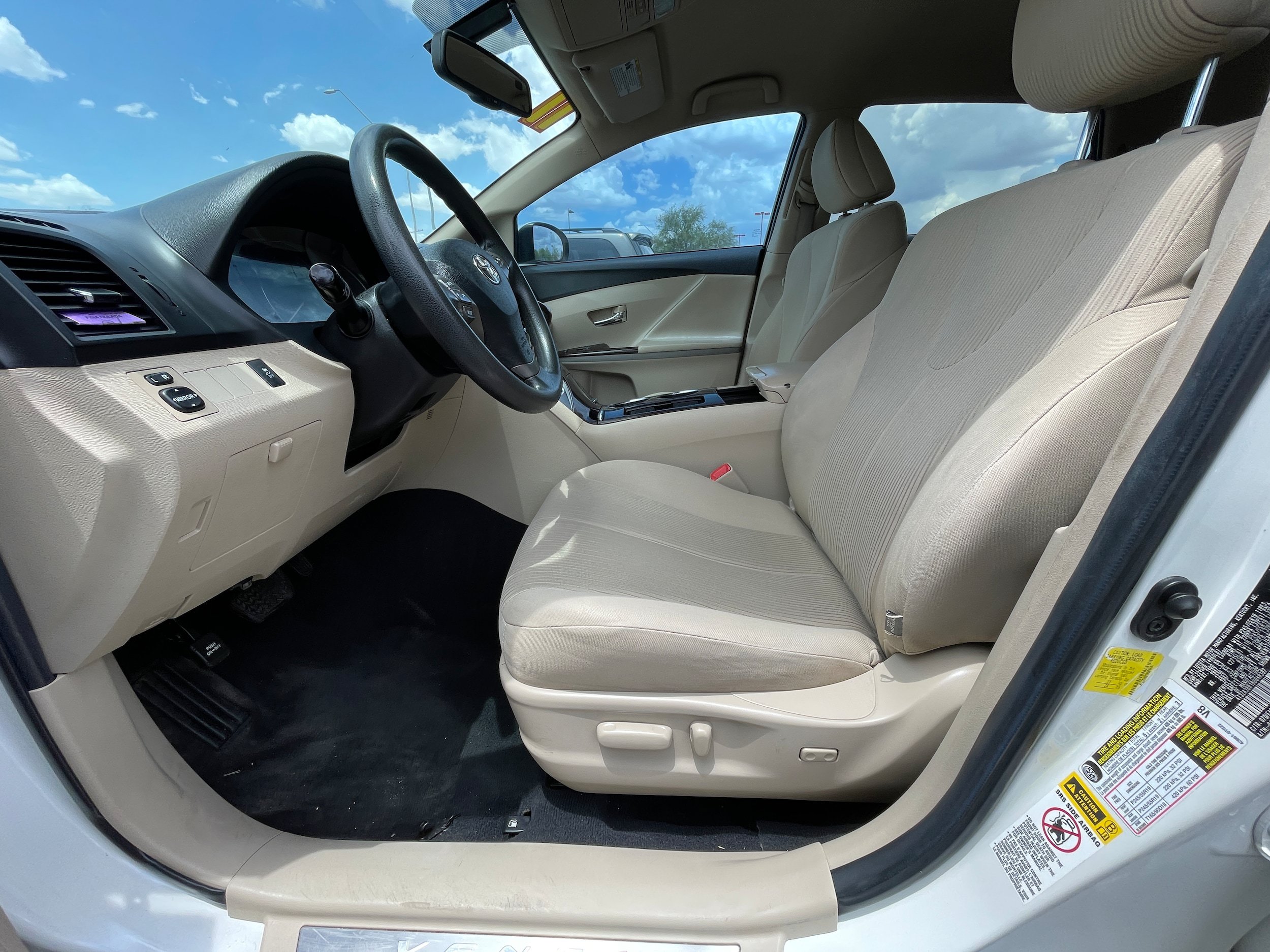Used 2011 Toyota Venza FWD image 12