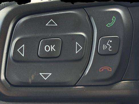Used 2023 Jeep Gladiator Sport AWD/4WD image 33