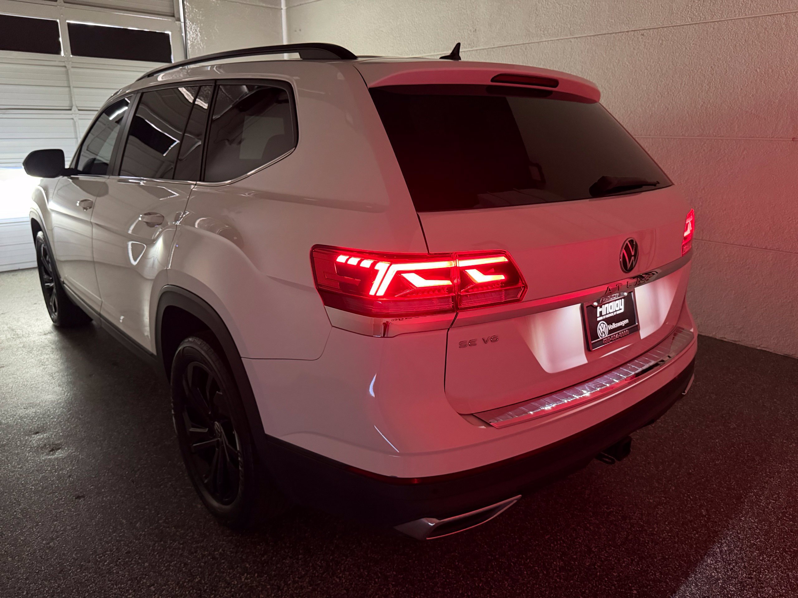 Certified 2023 Volkswagen Atlas SE w/ Black Wheel Package FWD image 60