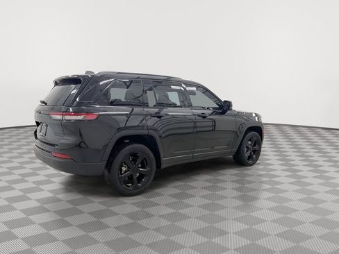 Used 2024 Jeep Grand Cherokee Altitude AWD/4WD image 12