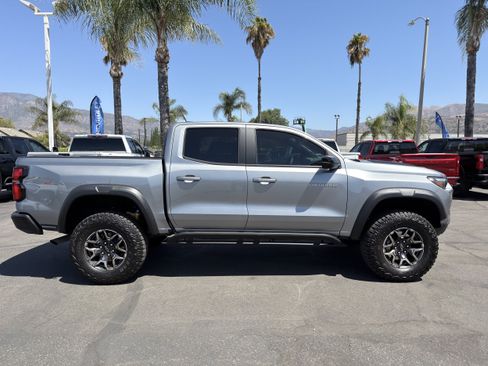 Used 2024 Chevrolet Colorado ZR2 w/ ZR2 Convenience Package III AWD/4WD image 9