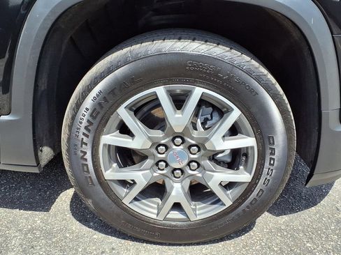 Certified 2023 GMC Acadia SLE w/ Driver Convenience Package FWD image 4