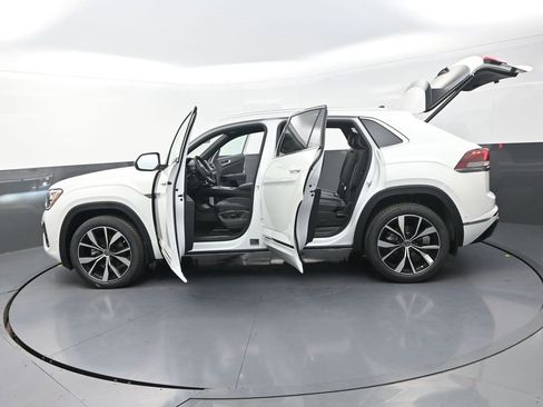 New 2026 Volkswagen Atlas Cross Sport SEL Premium R-Line AWD/4WD image 32