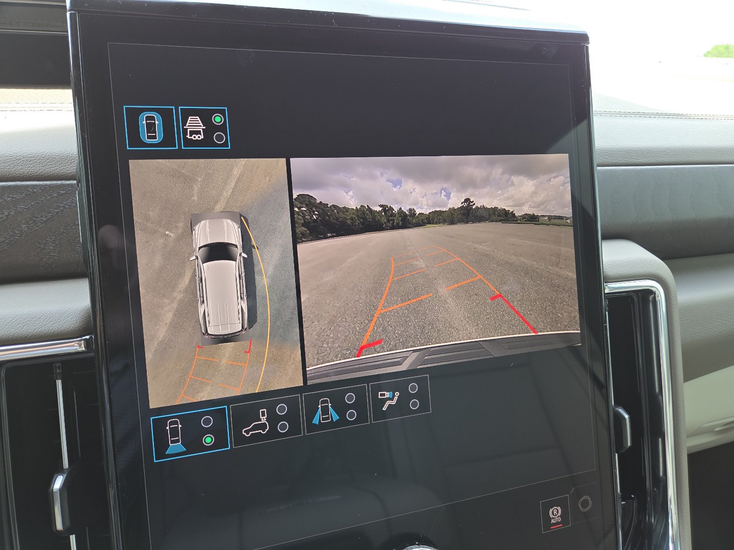 New 2026 GMC Yukon Denali w/ Sun & Power Step Package AWD/4WD image 11
