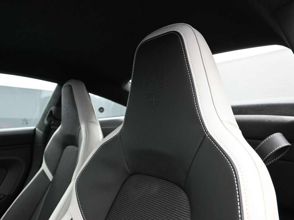 Used 2026 Porsche 911 GT3 RWD image 17