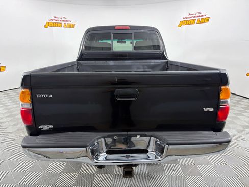 Used 2002 Toyota Tacoma PreRunner w/ SR5 Pkg w/ Chrome Pkg RWD image 3