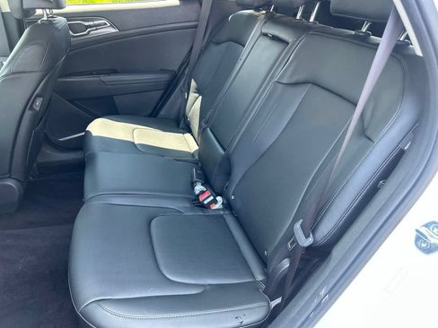 Certified 2024 Kia Sportage EX AWD/4WD image 19