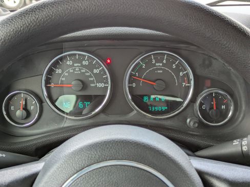 Used 2016 Jeep Wrangler Unlimited Sport image 16