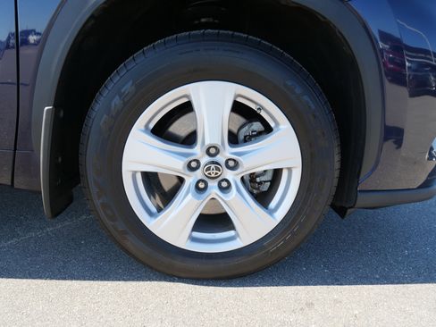 Used 2022 Toyota Highlander L image 10