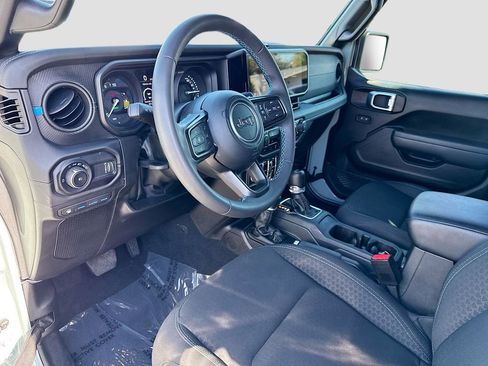 Used 2024 Jeep Wrangler Unlimited Rubicon 4xe image 24