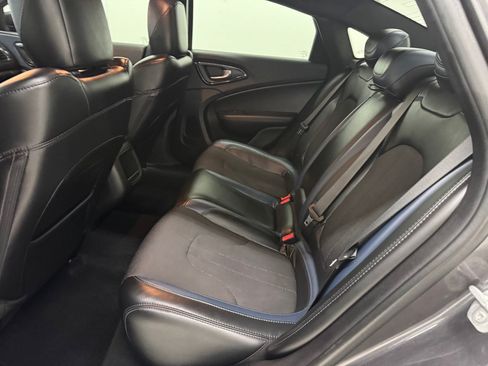 Used 2015 Chrysler 200 S FWD image 21
