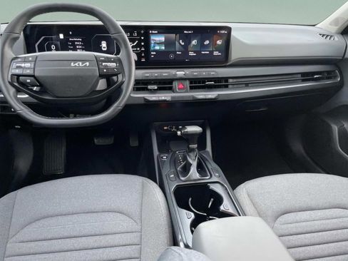 Used 2025 Kia K4 EX FWD image 21
