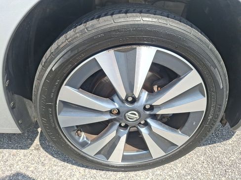 Used 2019 Nissan Sentra SV w/ Special Edition Package FWD image 8