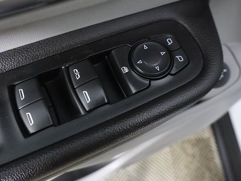 Used 2022 GMC Terrain SLT image 33