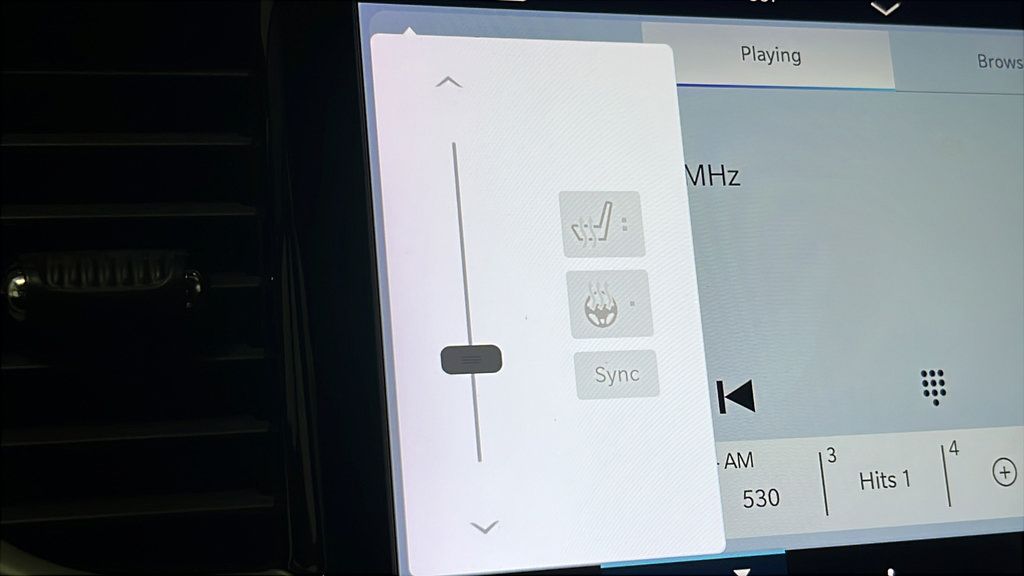 Used 2024 Chrysler Pacifica Touring-L FWD image 30