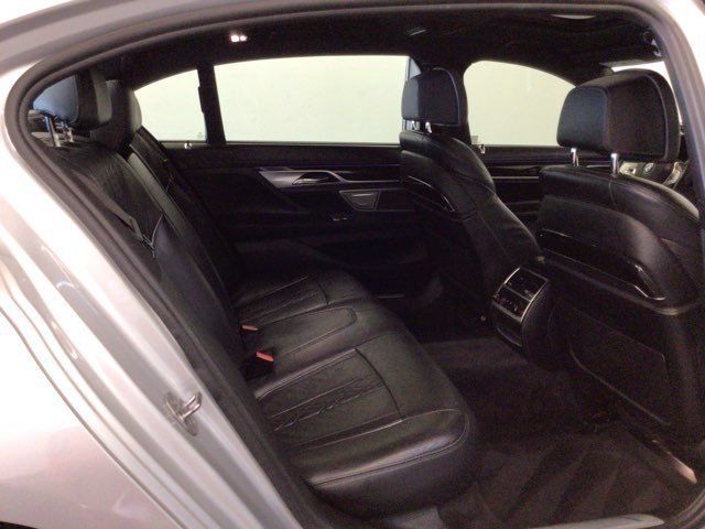 Used 2018 BMW 750i RWD image 14