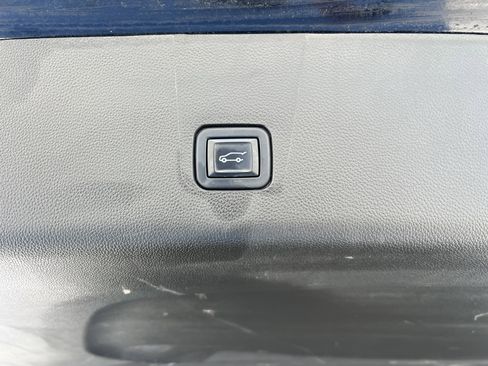 Certified 2023 Chevrolet Traverse LT w/ LPO, Floor Liner Package image 12