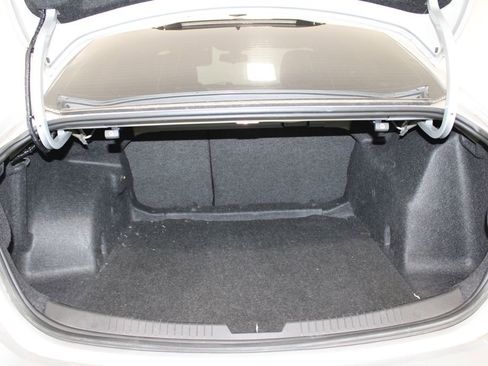 Used 2019 Chevrolet Malibu LS image 13