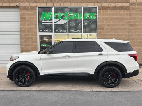 Used 2022 Ford Explorer ST w/ Equipment Group 401A AWD/4WD image 2