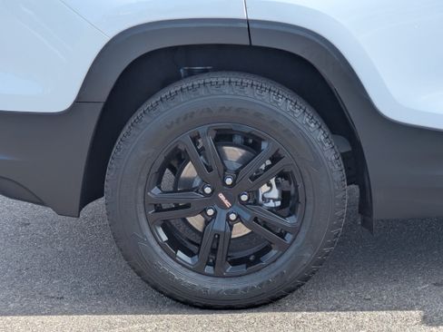 Used 2024 GMC Terrain AT4 w/ Tech Package AWD/4WD image 9