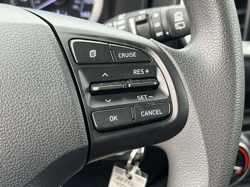 Certified 2022 Hyundai Venue SE image 19