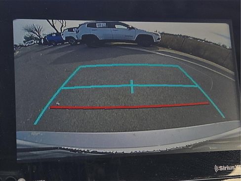 Used 2022 Toyota Camry SE image 13