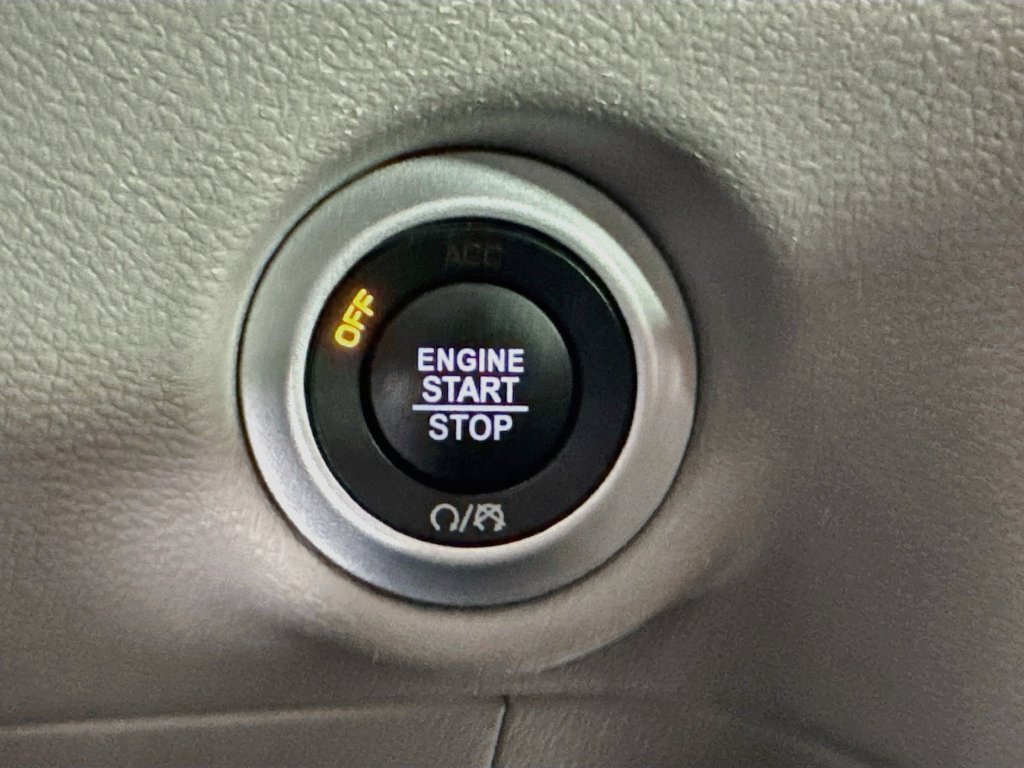 Used 2024 Chrysler Pacifica Touring-L FWD image 28