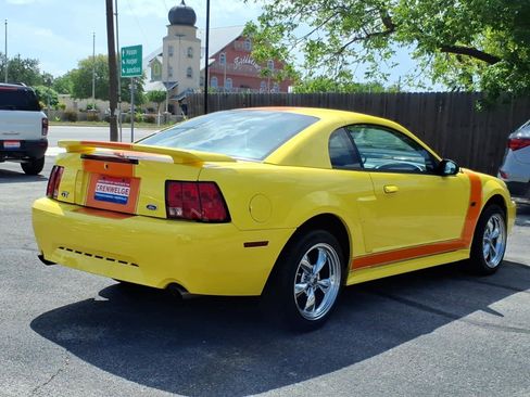 Used 2001 Ford Mustang GT RWD image 8