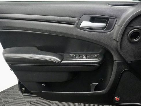 Used 2016 Chrysler 300 S image 37