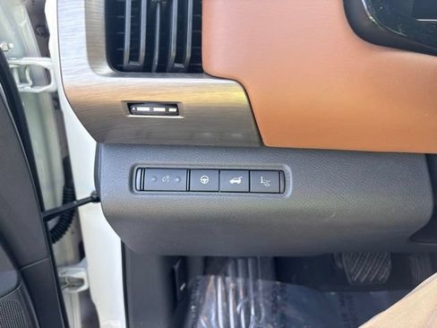 Used 2023 Nissan Pathfinder Platinum AWD/4WD image 38