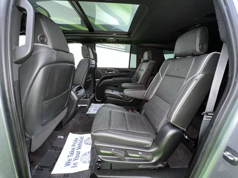 Used 2023 Cadillac Escalade ESV Sport w/ LPO, ONYX Package AWD/4WD image 29