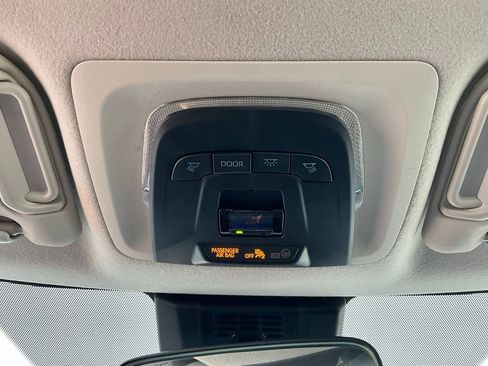 Used 2025 Toyota Corolla LE image 16