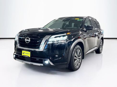 Used 2024 Nissan Pathfinder SV AWD/4WD image 1
