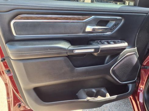 Used 2019 RAM 1500 Laramie AWD/4WD image 15