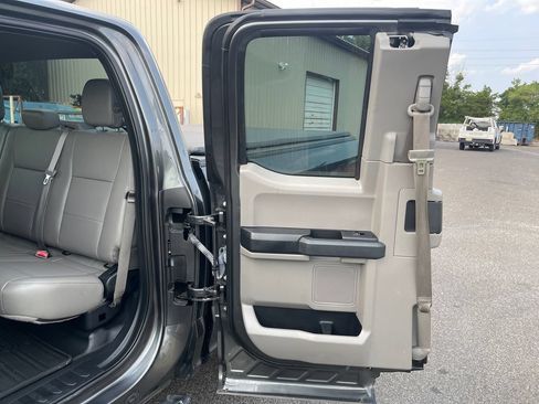 Used 2017 Ford F150 XL w/ Equipment Group 101A Mid AWD/4WD image 14