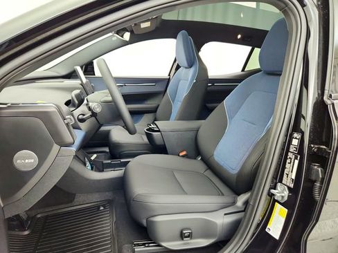 New 2026 Volvo EX30 Cross Country Ultra image 17