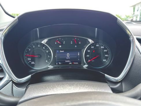 Used 2020 Chevrolet Equinox LT AWD/4WD image 11