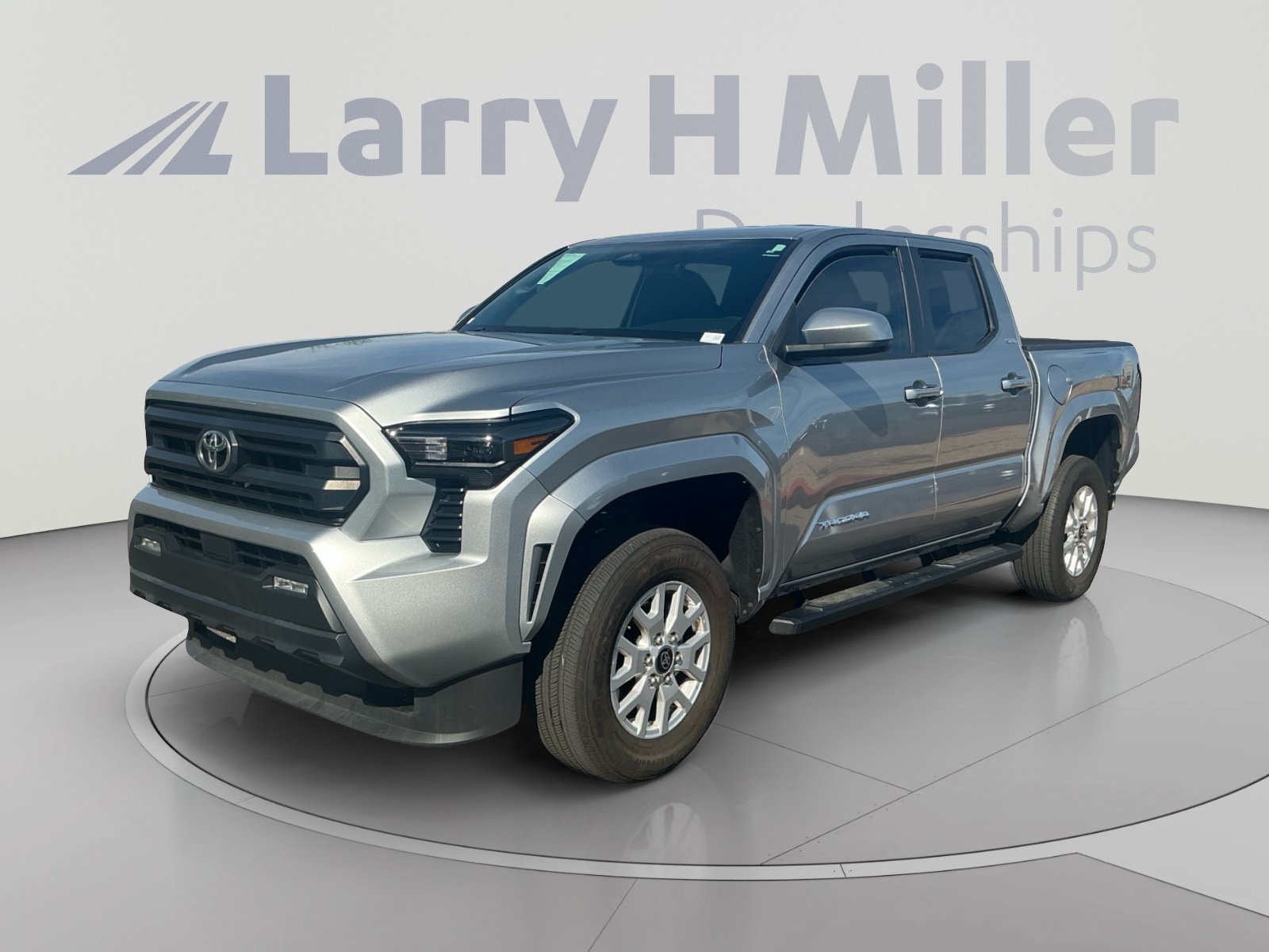 Used 2025 Toyota Tacoma SR5 RWD image 1