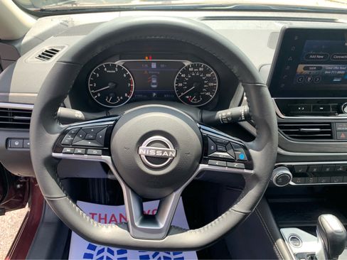 Used 2024 Nissan Altima 2.5 SV w/ SV Premium Package AWD/4WD image 15