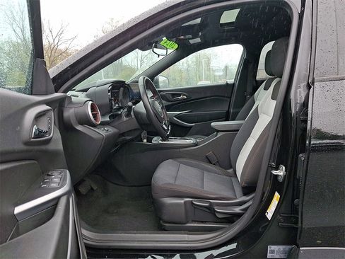 Used 2024 Chevrolet Trax RS w/ Sunroof Package image 14