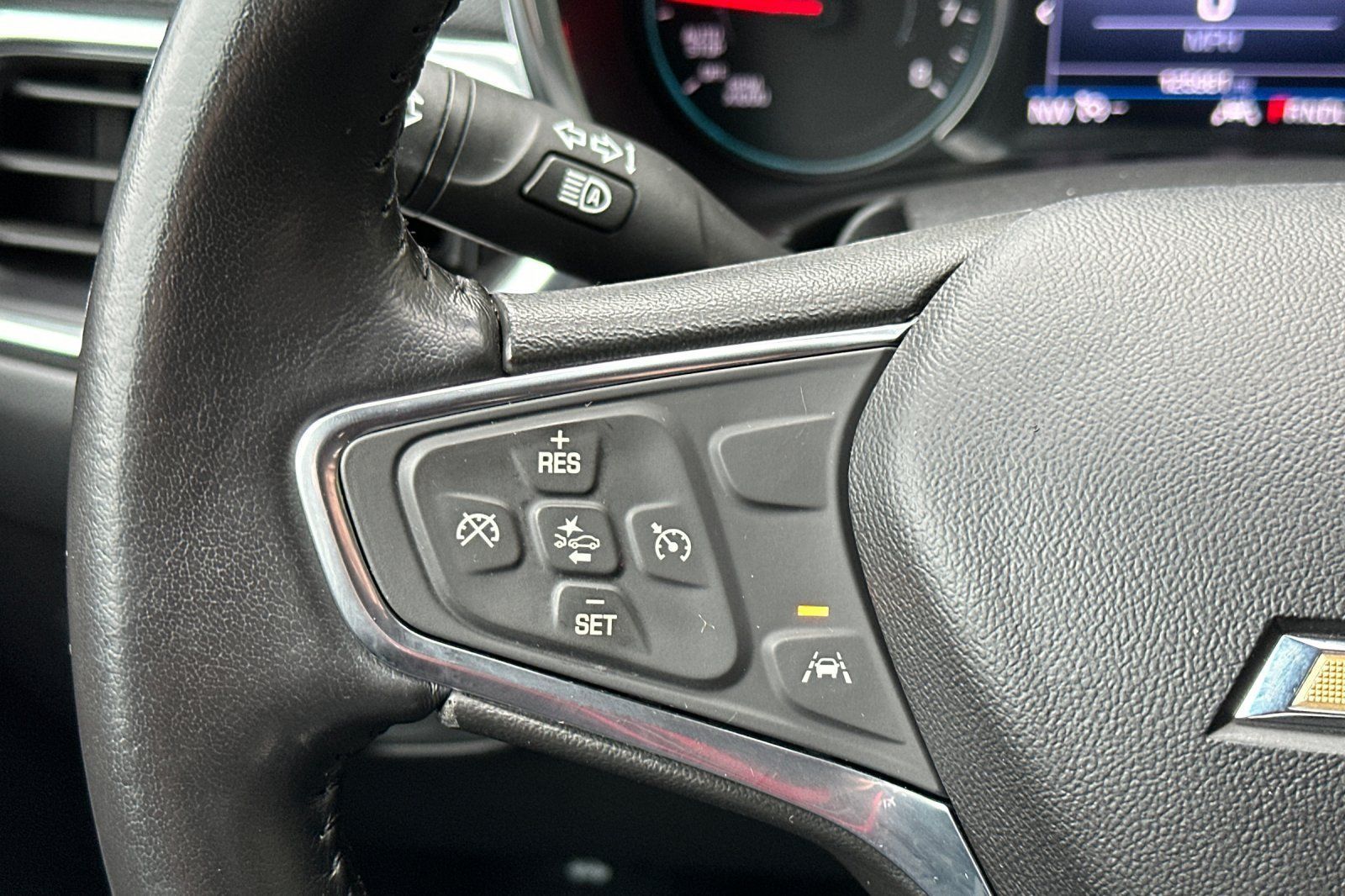 Used 2020 Chevrolet Equinox LT FWD image 27