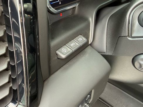 Used 2025 GMC Sierra 1500 AT4 w/ AT4 Premium Package AWD/4WD image 23