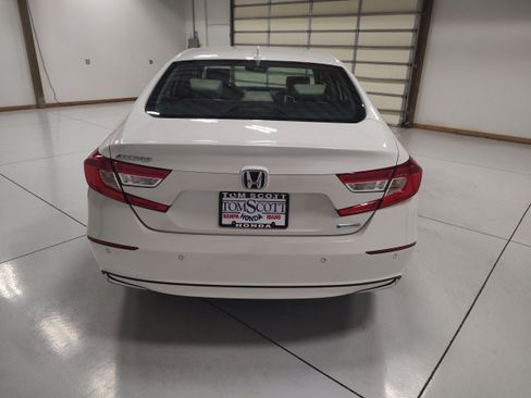 Used 2021 Honda Accord EX-L image 12