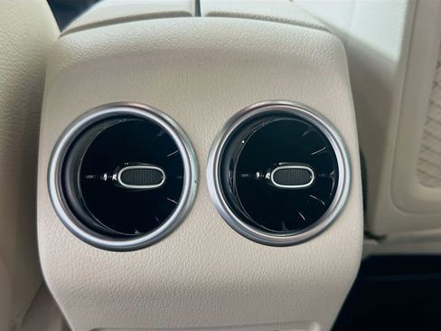 Used 2025 Mercedes-Benz GLB 250 w/ Exclusive Package image 25