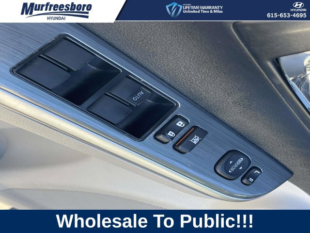 Used 2013 Toyota Camry LE FWD image 27