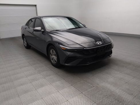 Used 2024 Hyundai Elantra SE image 13