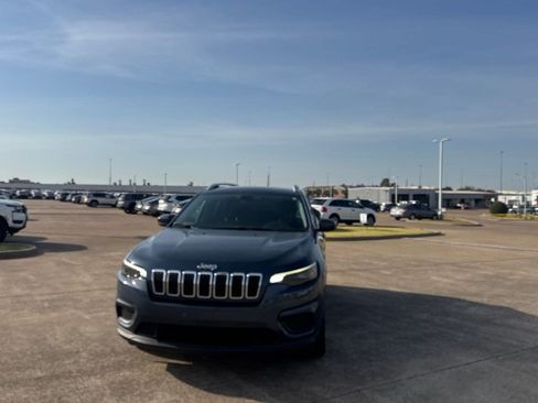 Used 2020 Jeep Cherokee Latitude FWD image 6
